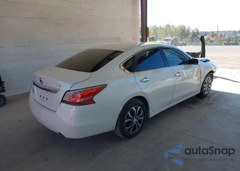 2015 Nissan Altima 2.5/2.5 S/2.5 Sl/2.5 Sv из США, поврежденный, VIN 1N4AL3AP9FC210974